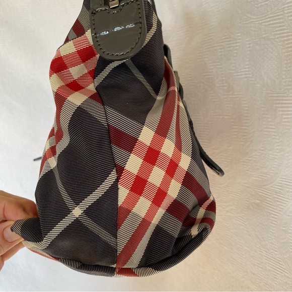 Burberry nova check nylon with patent leather trim shopper shoulder bag. EUC - Picture 5 of 11